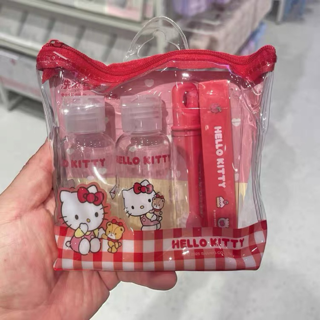 พร้อมส่ง เซ็ตขวดแบ่งครีม+แปรงสีฟัน+หวี พกพา Hello Kitty Travel Set Sanrio x Miniso ลิขสิทธิ์แท้