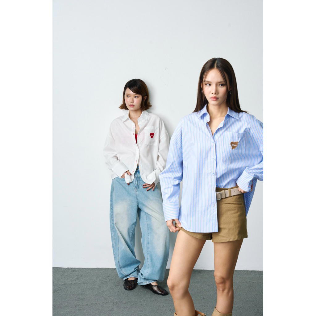 AMUSE BKK - Lovi Striped Shirt เสื้อเชิ้ตลายทางผ้าคอตตอล ทรงหลวมๆ ดีเทลปักหัวใจกระเป๋า
