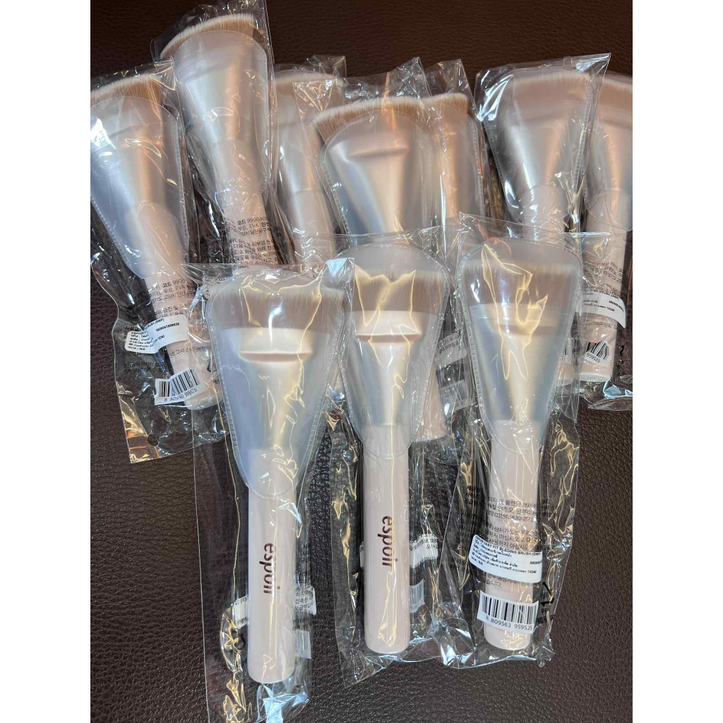 แปรงแต่งหน้า Espoir easy Blending Brush.