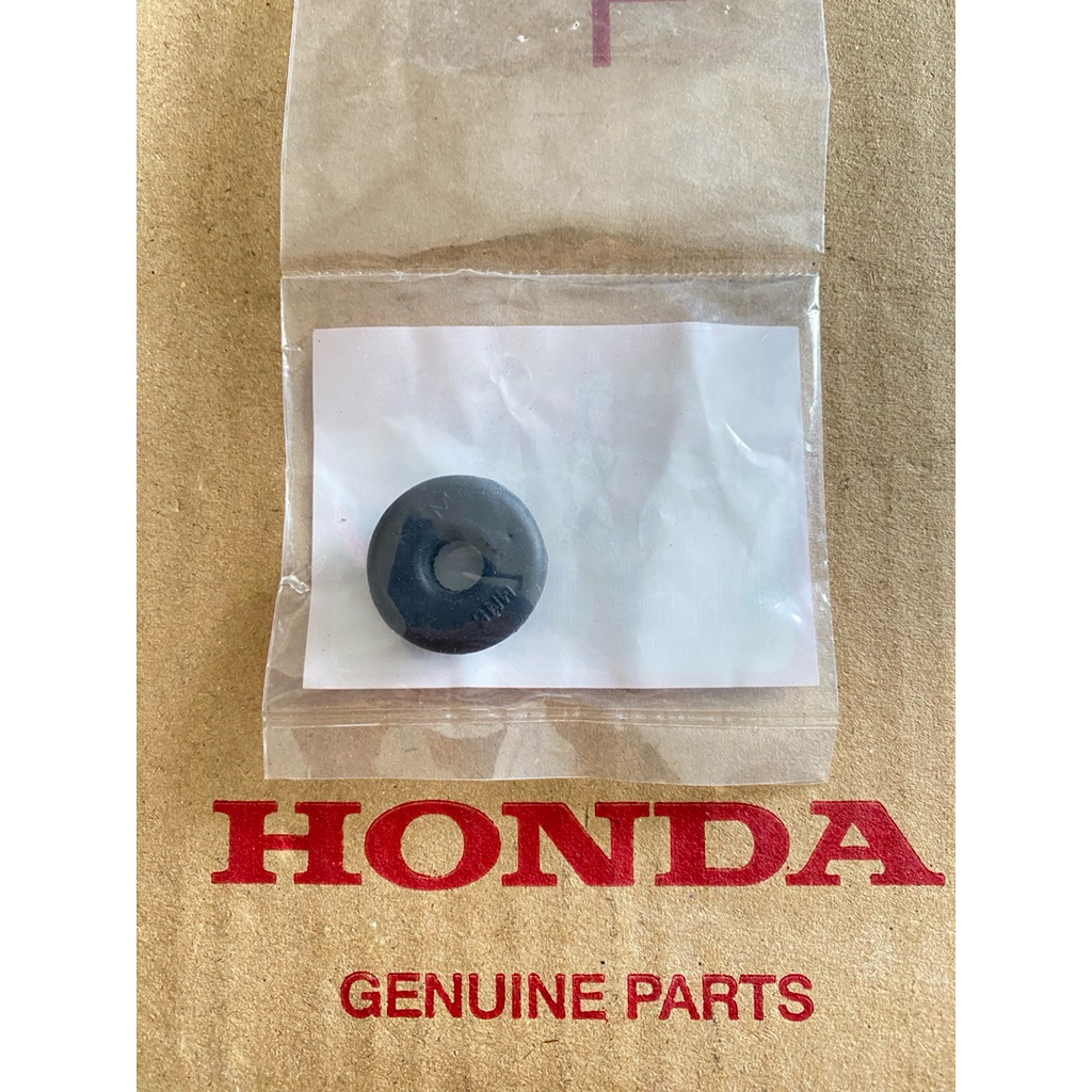 ลูกยางบังโคลนท้าย เวฟ 125 R,S,I,X แท้เบิกศูนย์ (รหัสสินค้า 83601-MN5-000)