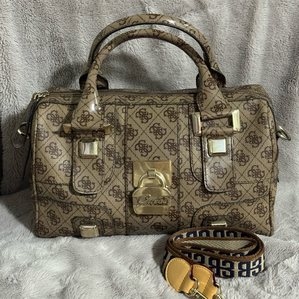 Guess Vintage Bag 🤎 มือ2 แท้ 100%