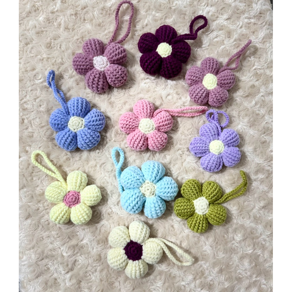 ดอกเดซี พองๆ พวงกุญแจถักไหมพรม คล้องกระเป๋า ตกแต่งDIY งานHandmade