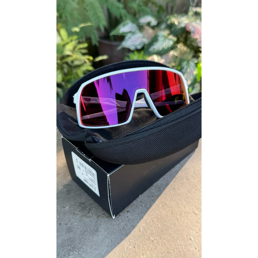 แว่นตากันแดด Oakley รุ่น Prizm Road