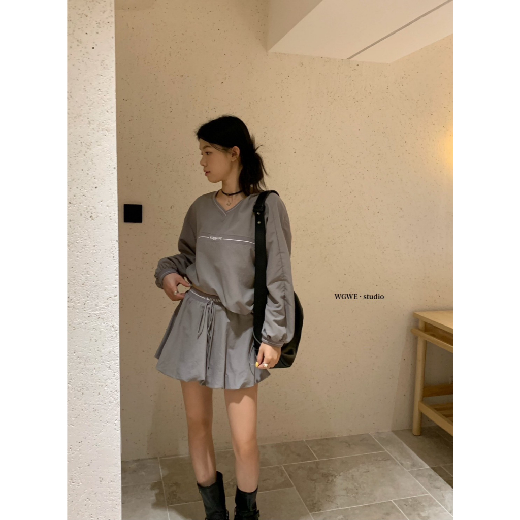 Set 2 pcs เสื้อคอวีแขนยาว + กระโปรงทรงบอลลูน GB SHOP [lolita]