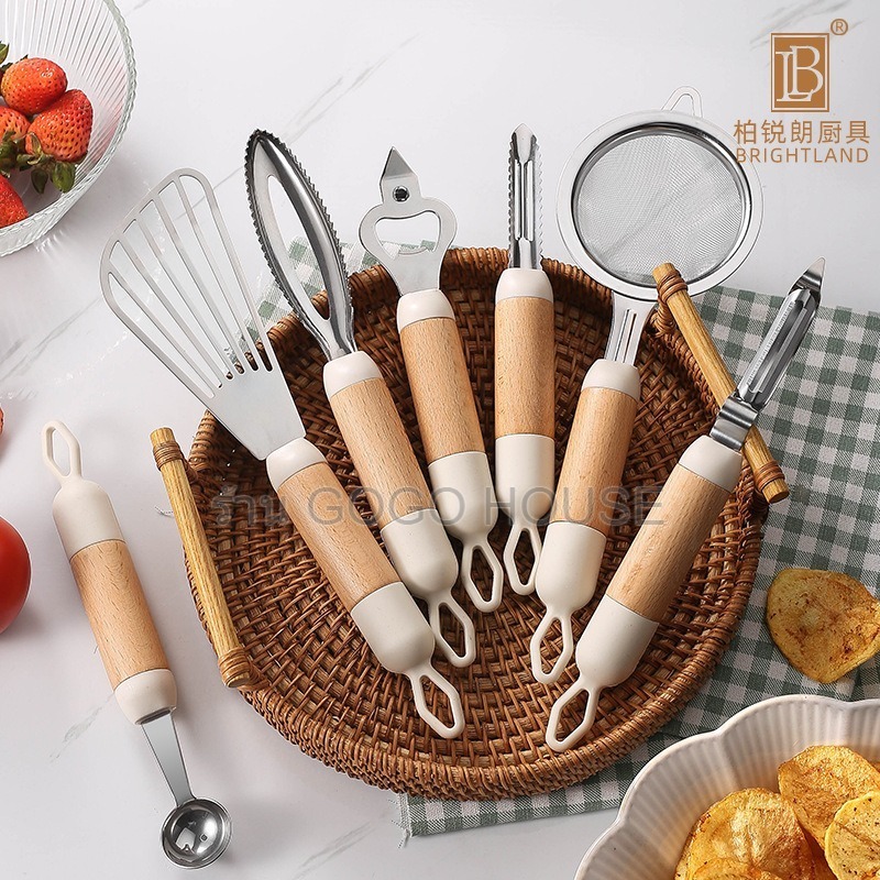 ชุดเครื่องครัวด้ามไม้สไตล์มินิมอล (Minimal Kitchen Tools Set)