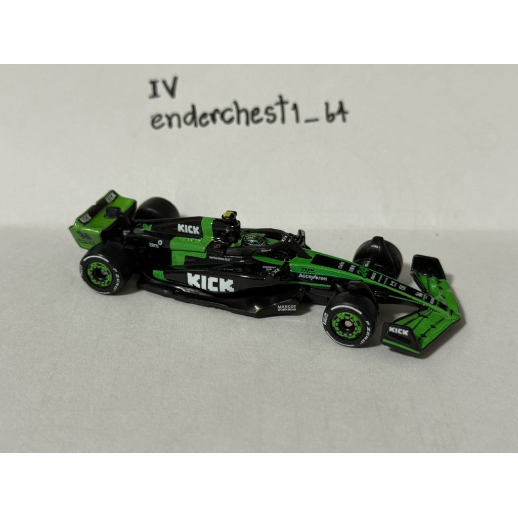 HOT WHEELS PREMIUM FORMULA 1 KICK SAUBER F1 TEAM (#24)