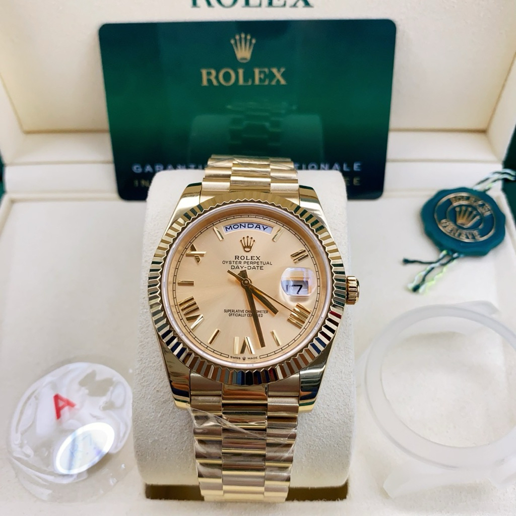 นาฬิกาข้อมือ Rolex Day-Date CC R7 40mm.(รับประกัน1ปี)