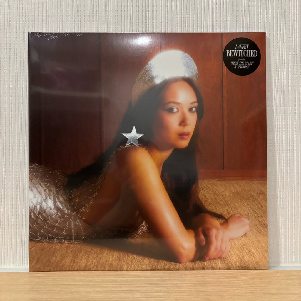 แผ่นเสียง Laufey - Bewitched LP Orange Vinyl แผ่นสีส้ม