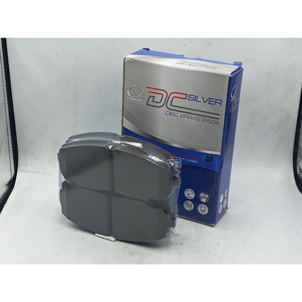 Compact Brake DCC-247 ผ้าเบรค ดิสหน้า รถตู้ TOYOTA HIACE COMMUTER หลังคาสูง ปี 1997 - 2003 ( 1ชุดมี 4ชิ้น ใส่ได้2ล้อหน้า