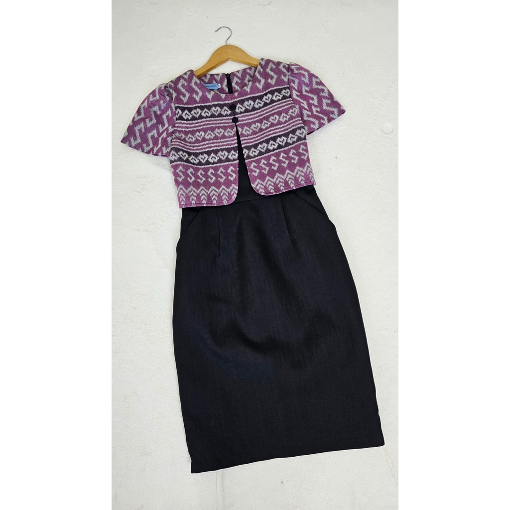 Gallery Kloset เดรสทำงานคุณครู เดรสผ้าไทย ผ้าทออัดกาว สีม่วงเปลือกมังคุด