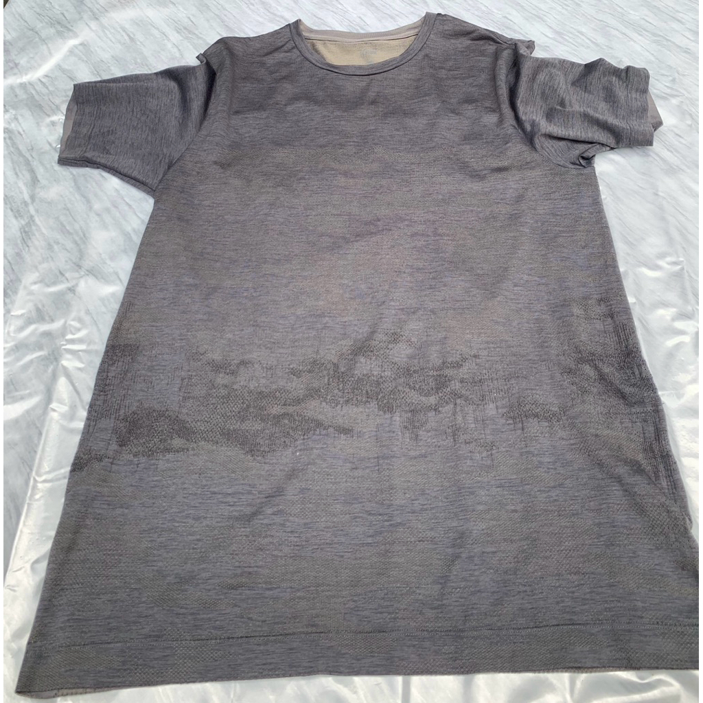 เสื้อกีฬา แขนสั้น สีเทาเข้ม แบรนด์เนม 901
