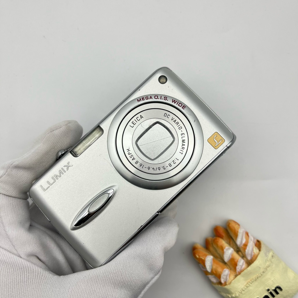 Panasonic Lumix DMC-FX01 ( รุ่นคุณเก้า )