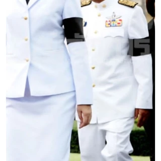 **ส่งไว** ปลอกแขนสีดำไว้ทุกข์  ผ้าสักหลาด**แถมเข็มกลัด***  ปลอกแขนดำ ใส่ชุดปกติขาว เนคไทดำ ริบบิ้นไว้ทุกข์