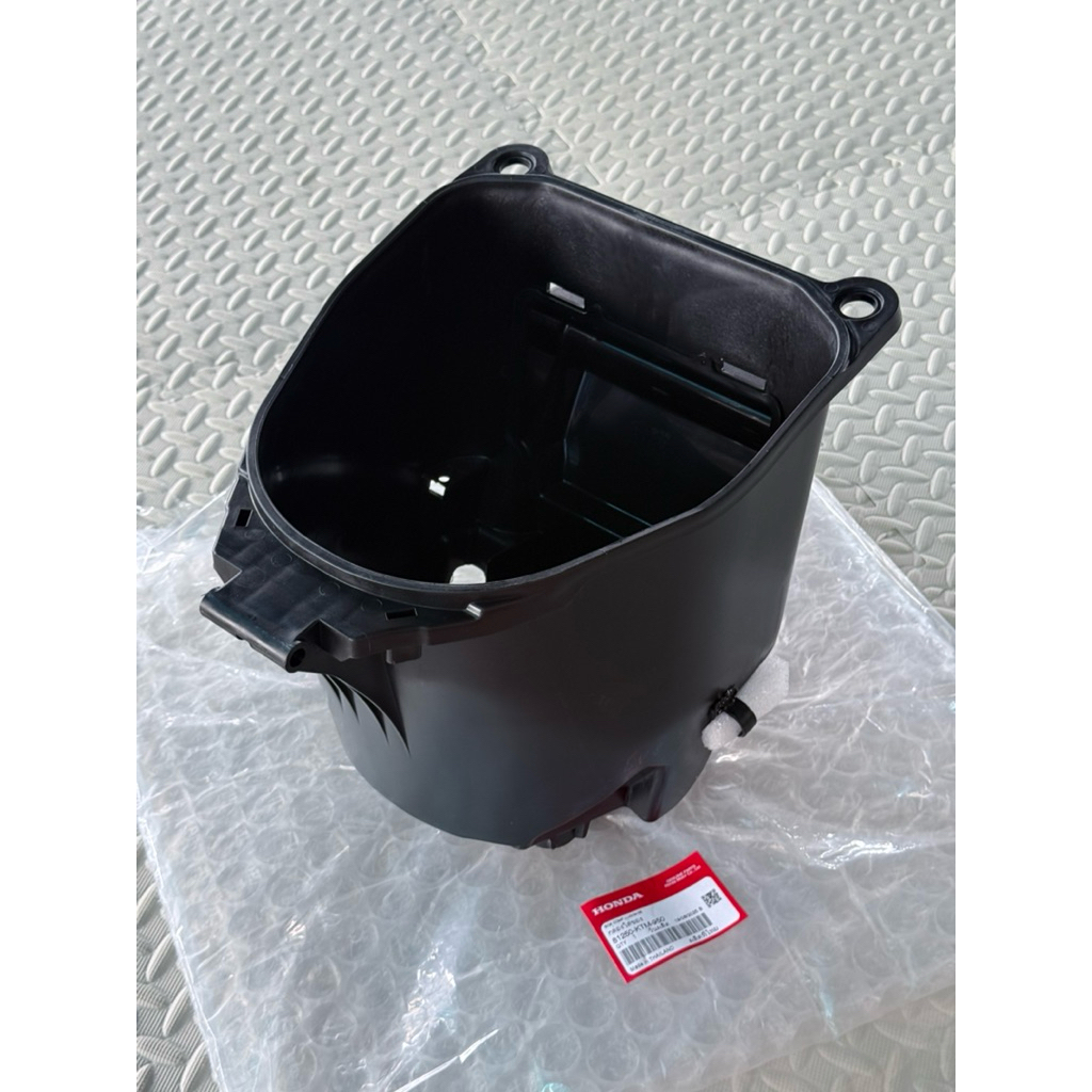 ยูบ็อกเวฟ125sri หัวเถิก/หน้าแหลม/บังลม U-boxเวฟ125 กล่องใส่ของแท้เบิกศูนย์ *81250-KTM-950*