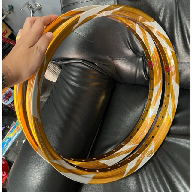 วงล้อ Akron สายฟ้าสีทอง ขอบหนา แข็งแรงมาก