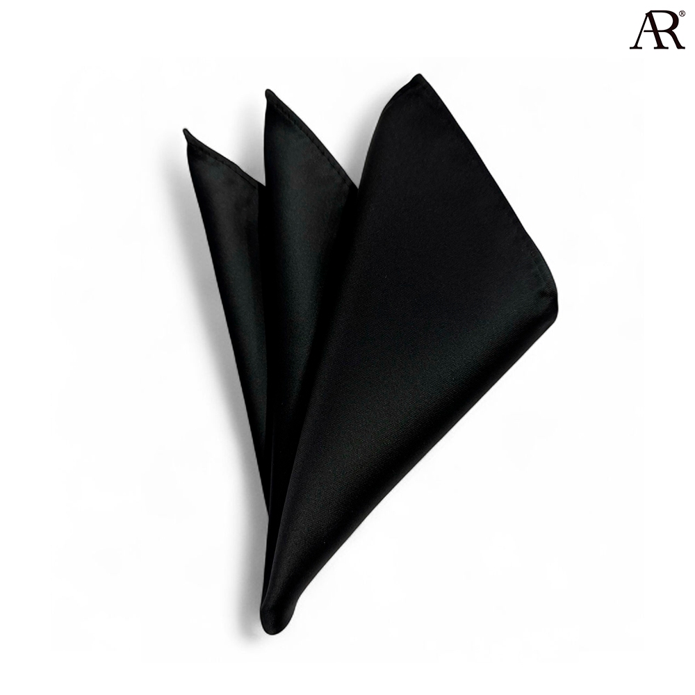 ANGELINO RUFOLO Pocket Square(ผ้าเช็ดหน้าสูท) ผ้าไหมซาตินอิตาลี่คุณภาพเยี่ยม ดีไซน์ Plain สีดำ