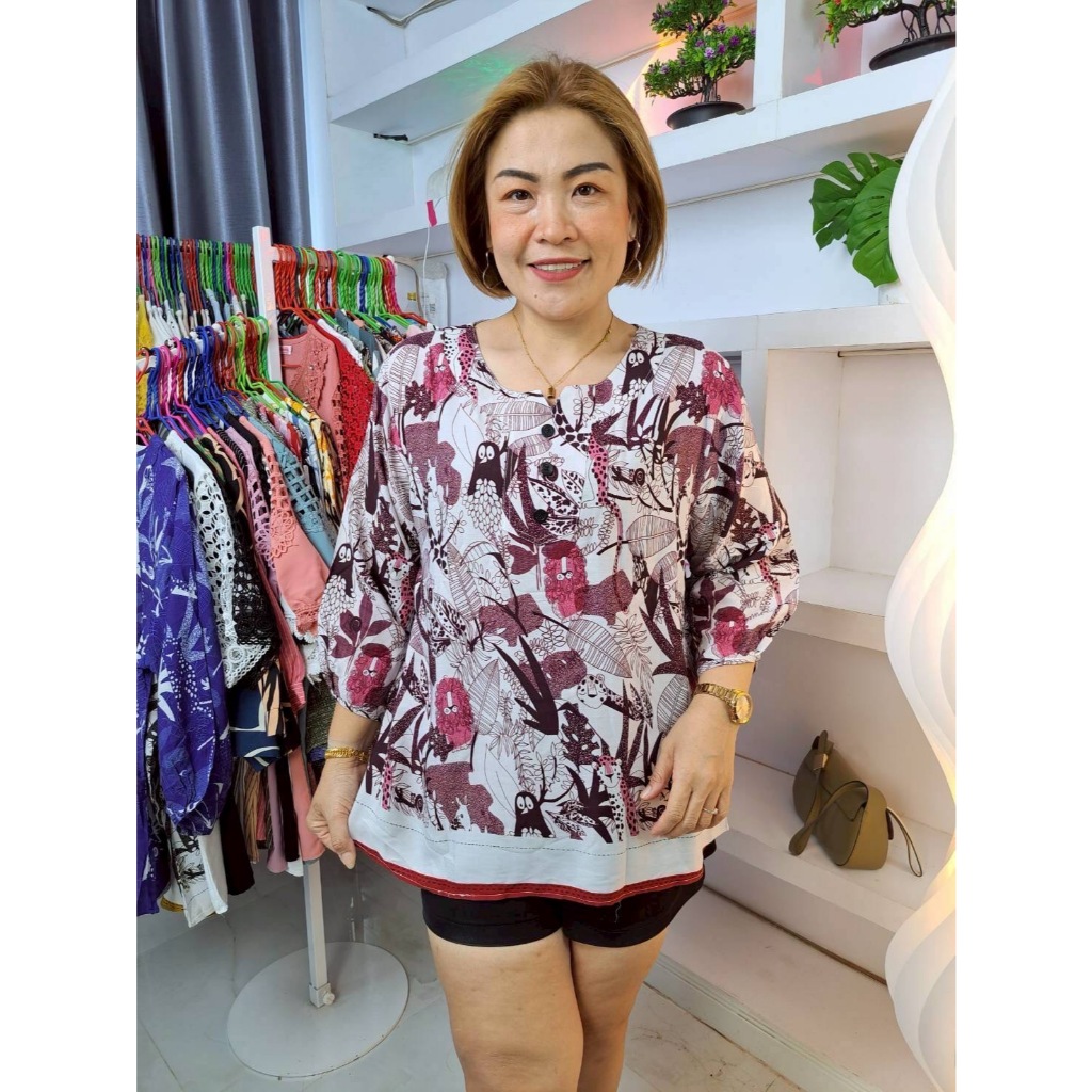 k73//เสื้อคอวีแต่งกระดุมแขนศอกพิมพ์ลาย ผ้าไหมสปัน ไซส์46นิ้ว หน้าผ้า46นิ้ว ยาว26นิ้ว สะโพก48นิ้ว ราคา179บาท