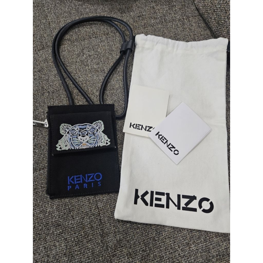 กระเป๋าค้องคอ  Kenzo