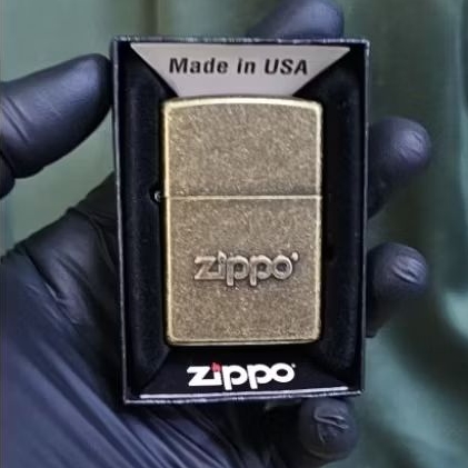 28994 Zippo Antique Brass ไฟแช็คซิปโป้ ทองเหลืองสีเก่า ปั๊มลายนูน ZIPPO