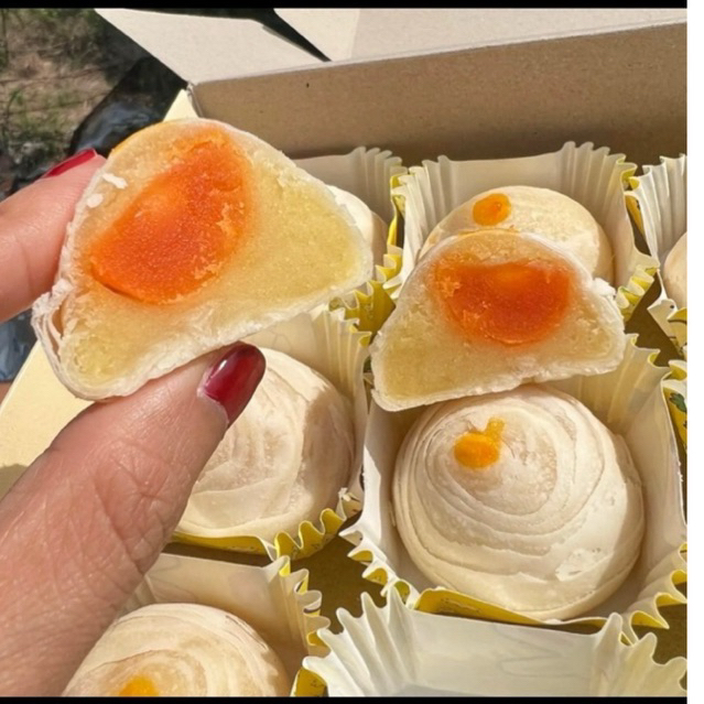 เซ็ตไข่ตู้ม! ไข่ครึ่งฟอง ขนมเปี๊ยะไส้ถั่วไข่เค็ม, เผือกไข่เค็ม, ฟักไข่เค็ม (3เซียน)