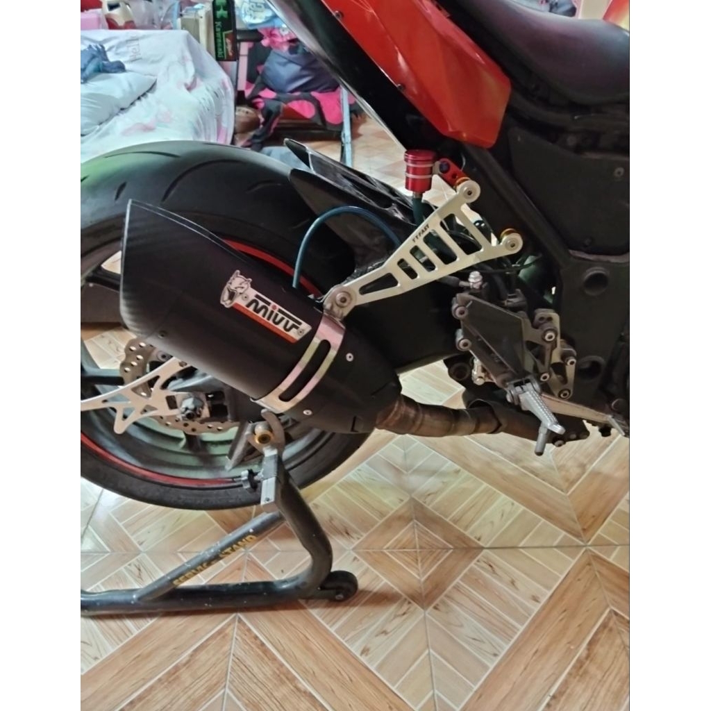 ขายึดท่อ Ninja250-300 Z250-300