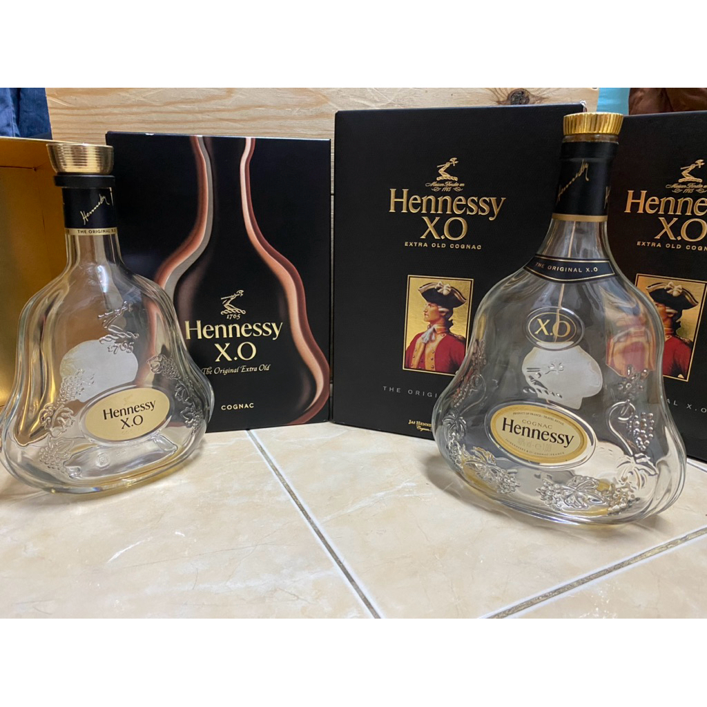 ขวดเหล้าเปล่าพร้อมกล่อง Hennessy X.O ขวดขนาด 1ลิตร ของใหม่จุกแน่น