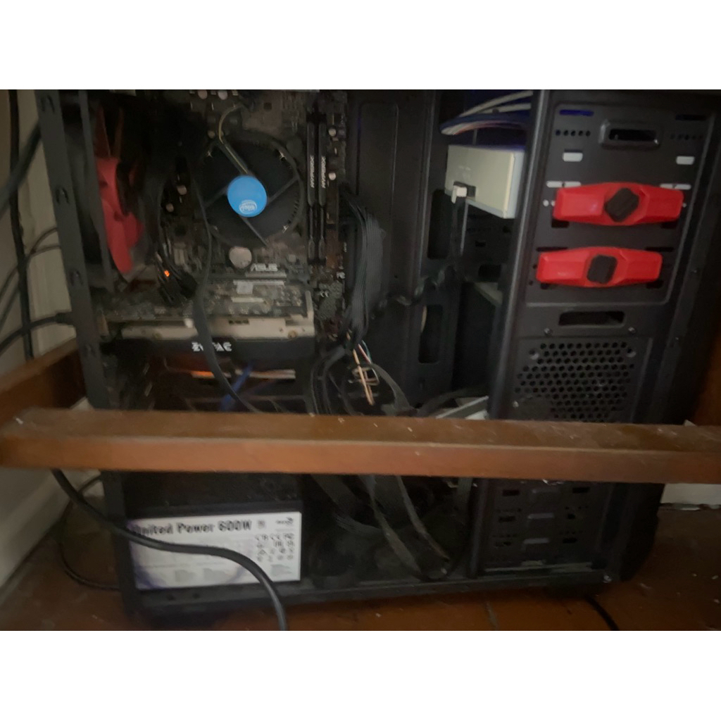 คอมมือสอง i3 7100 + 1050 ram8gb (4*2) ssd-64gb hdd-1tb