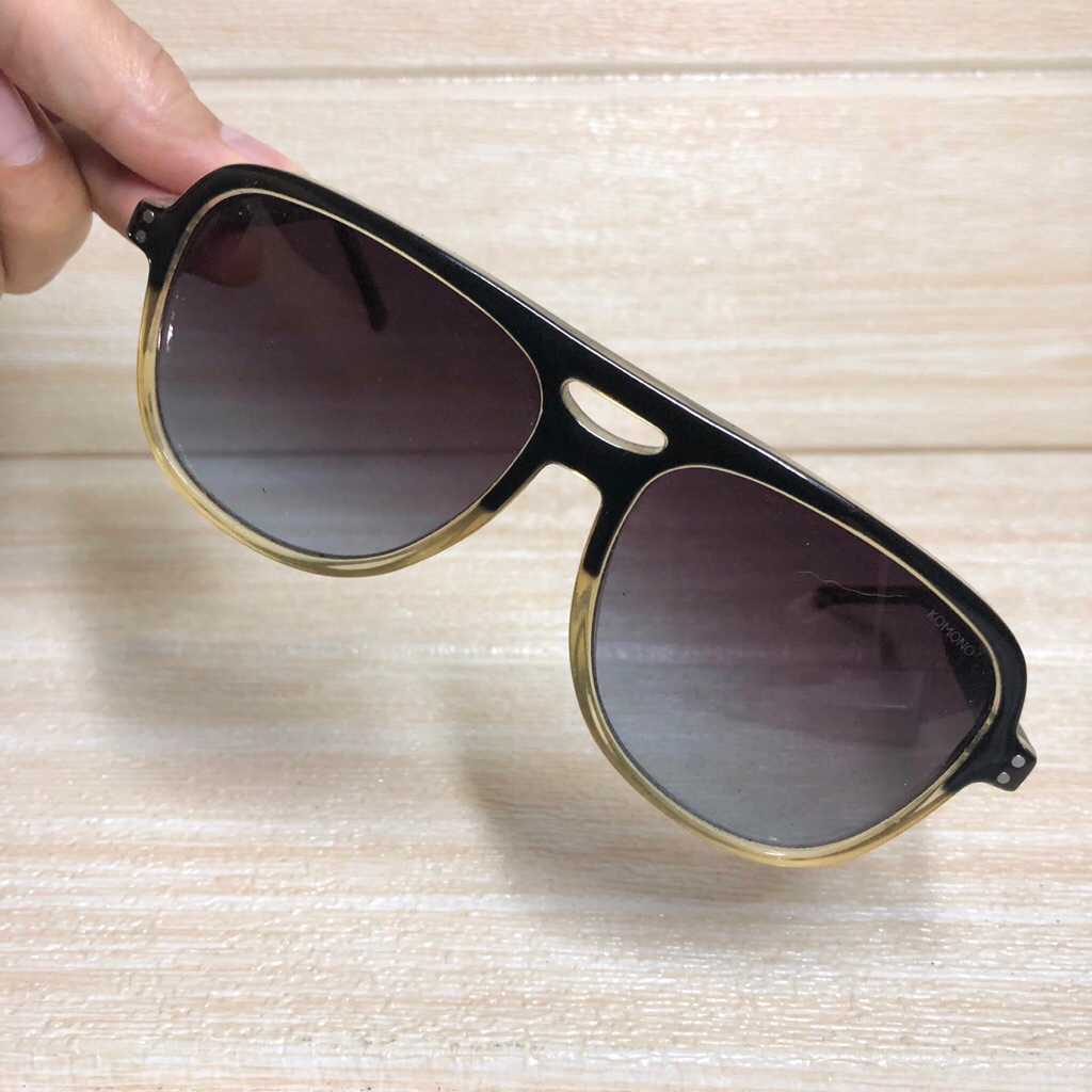 แว่นกันแดด KOMONO 'THE RAFTON'