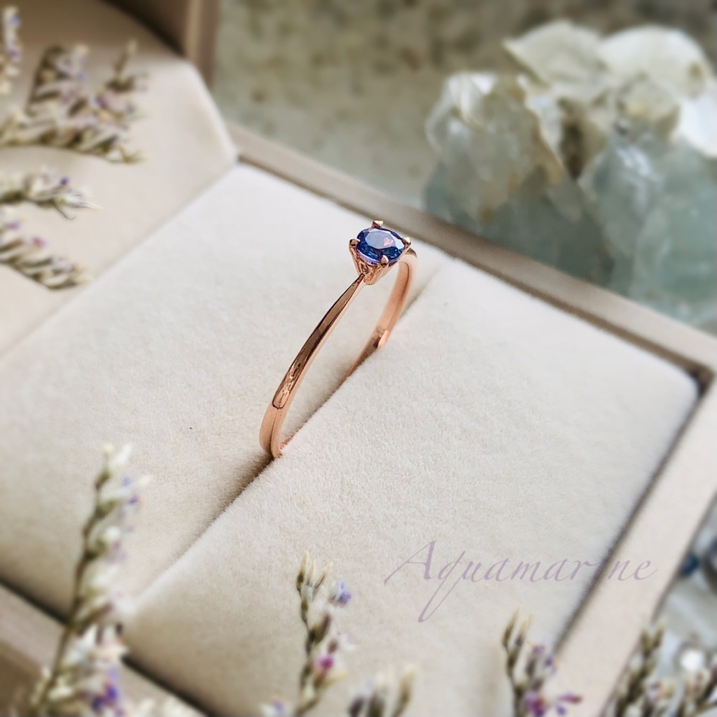 แหวนทรงชูเม็ดเดี่ยวสไตล์มินิมอล พลอยแทนซาไนท์( Tanzanite ) 3.5 mm.