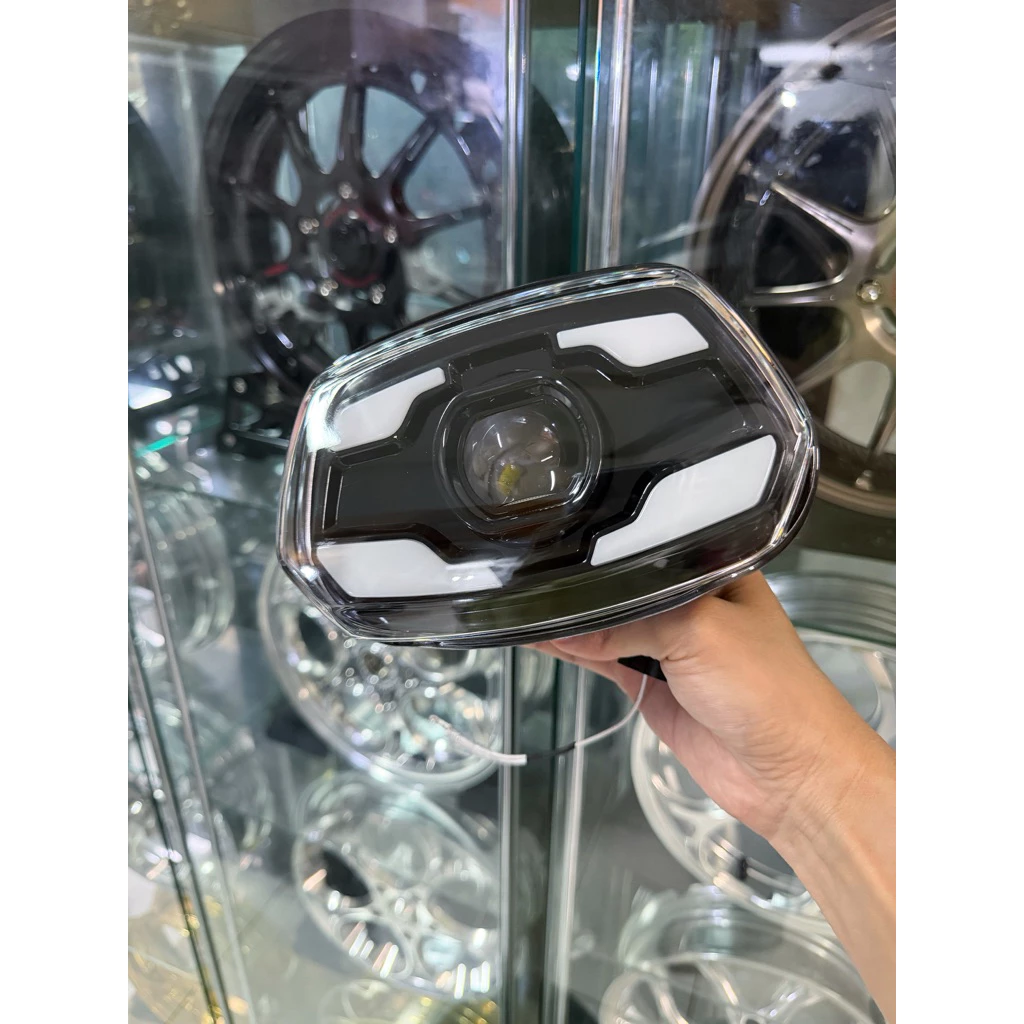 ไฟหน้า LED Vespa Sprint / S125 / S150 พื้นหลังโครเมียม / ดำ thumbnail 5