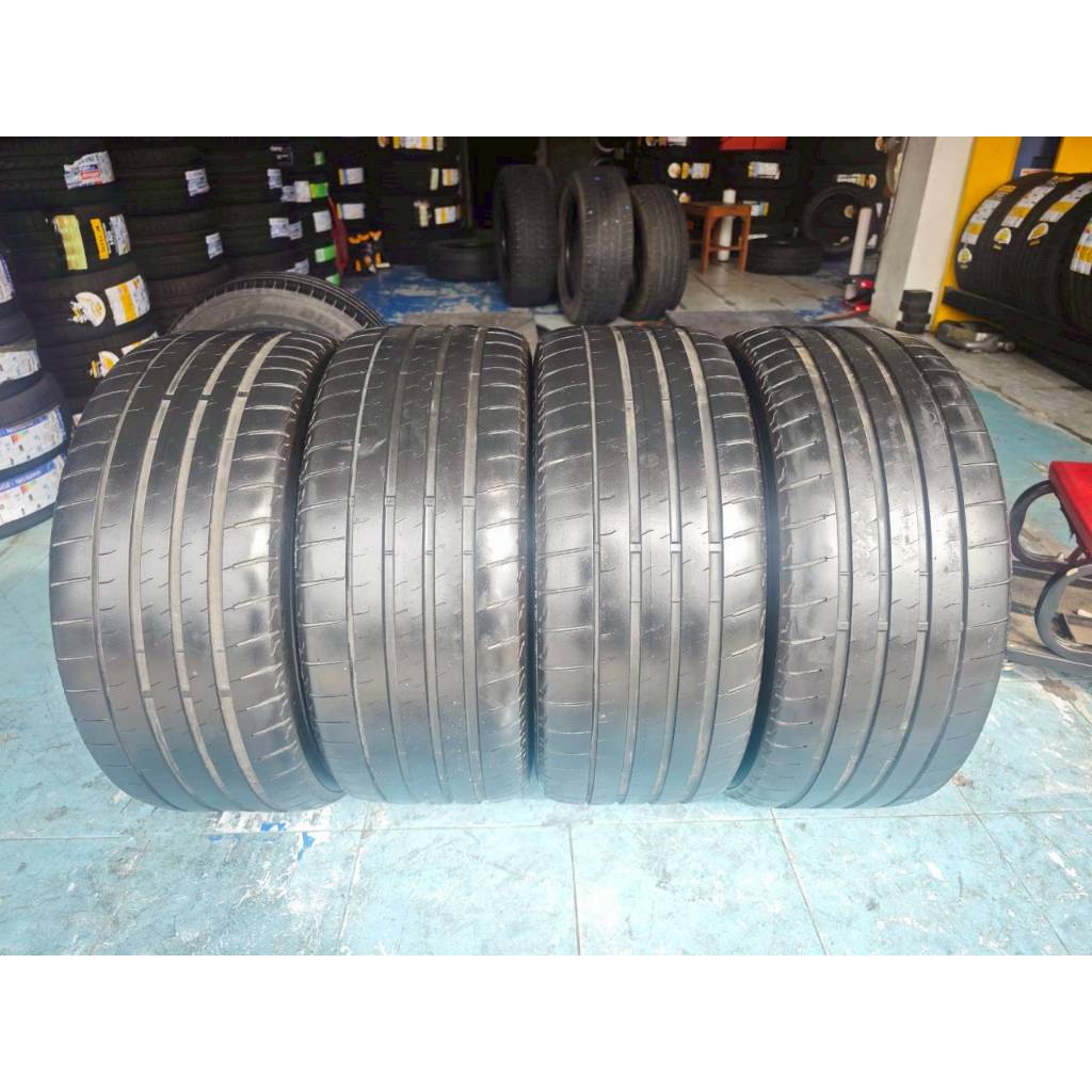 ยางเปอร์เซ็นต์  Bridgestone Potenza  ขนาด 245 45 R18 ปี22  มีปะ1 ราคา 4 เส้น  3900 บาท