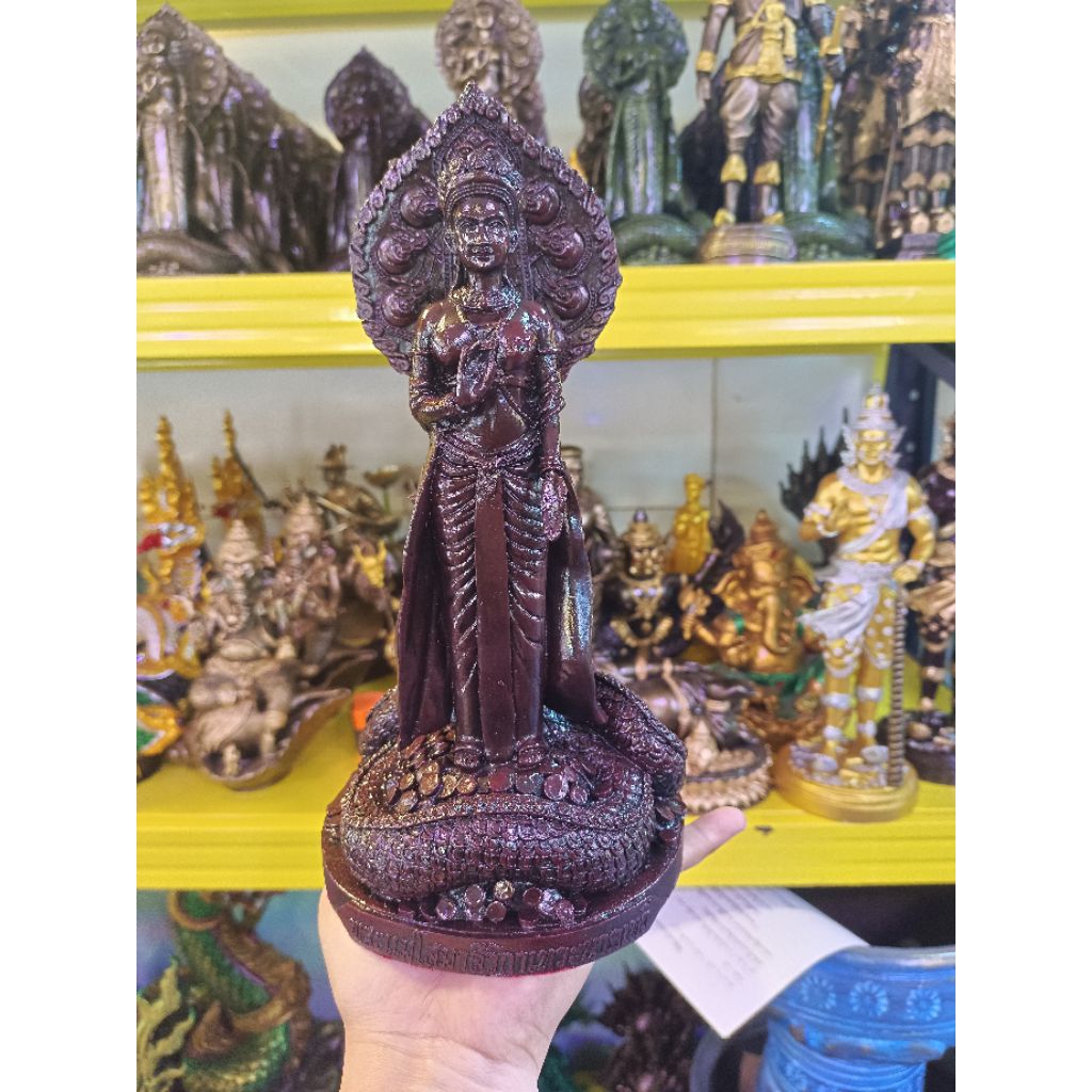 พระแม่โสมาสีวิกานาคเทวีเนื้อ แร่เหล็กน้ำพี้+แร่นิลดูดทรัพย์ความสูง11นิ้วฐาน5.5นิ้ว