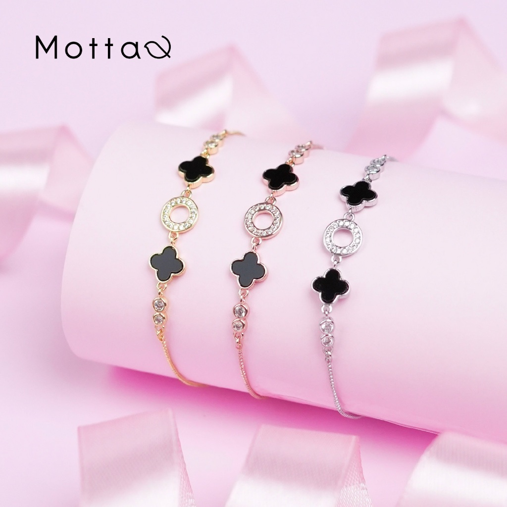 Motta Bracelet สร้อยข้อมือใบโคลเวอร์ลงยาสีดำประดับเพรช