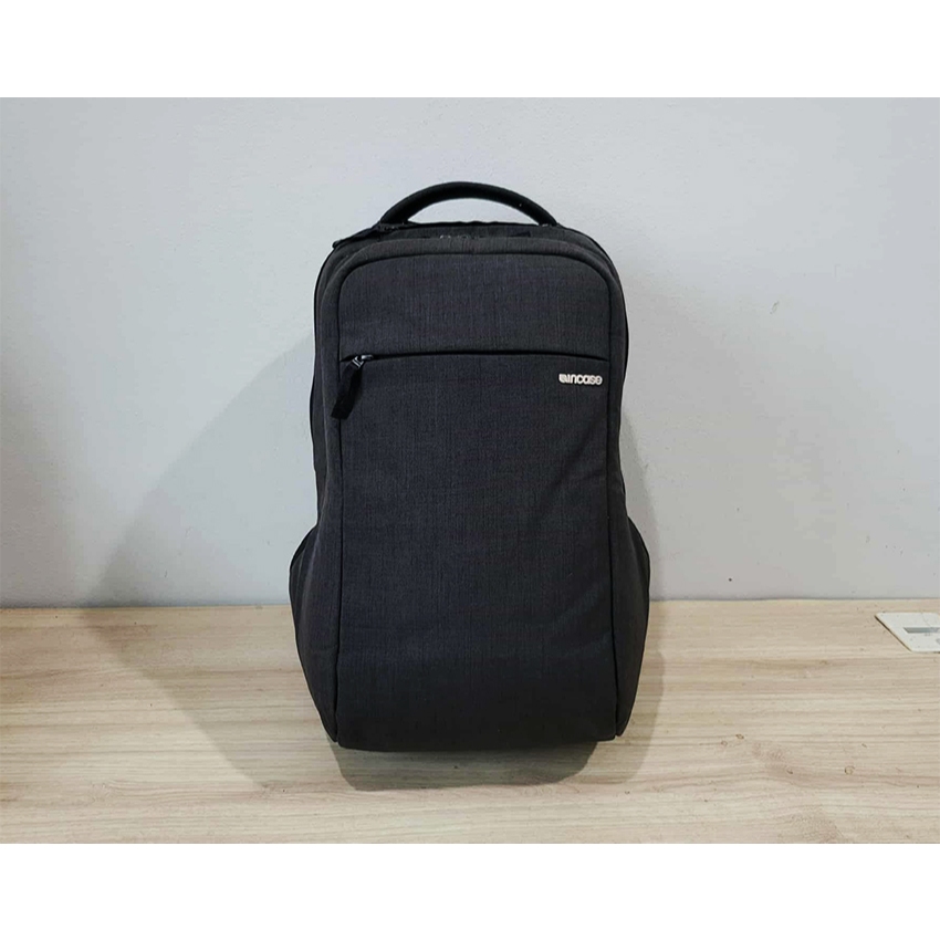 กระเป๋า INCASE Icon Backpack สวยมาก