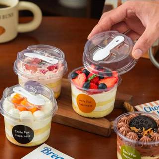 กล่องเค้กกลมพลาสติกใส+ฝาปิดทรงสูงพร้อมช้อนสีขาว(YX250) ความจ…