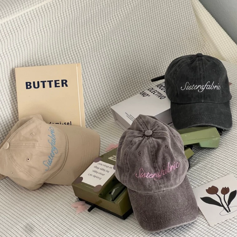 Sistersfabric - Sistersfabric Cap หมวกแก๊ป ปักฟ้อนท์เขียน สีฟอก