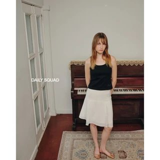 DAILY SQUAD กระโปรงลูกไม้ Lola Lace รุ่น Daily ความยาวประมาณเข่า ดีไซน์คลาสสิก สำหรับวันสบายๆ