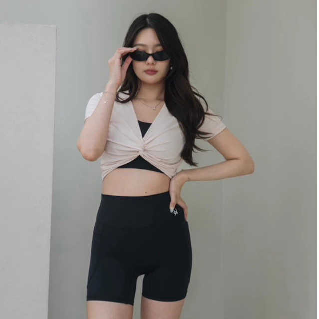 T09 TwistLite Crop Tee 👚 เสื้อยืดผ้าออกกำลังกาย ทรงครอป ดีไซส์น่ารัก