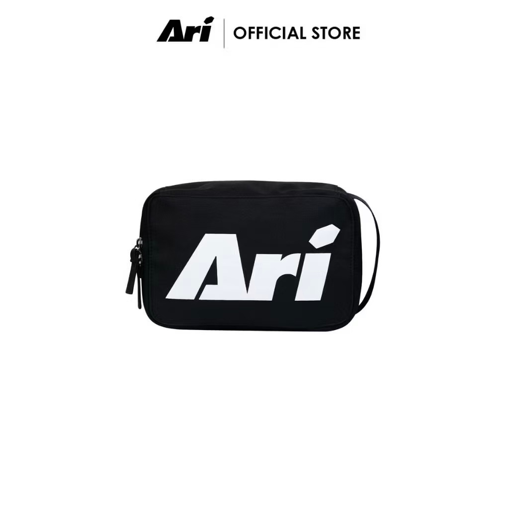 พร้อมส่ง ARI–ESSENTIAL TOILETRY BAG – BLACK  กระเป๋าเก็บอุปกรณ์ อาริ ESSENTIAL TOILETRY สีดำ