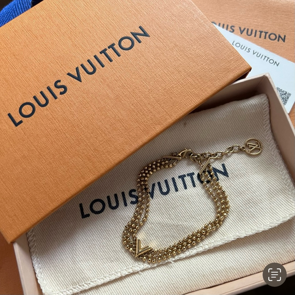 สร้อยข้อมือ Louis Vuitton (หลุยส์ วิตตอง)