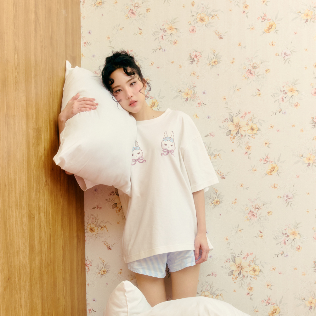 Bunny Honey Oversized Tee เสื้อโอเวอร์ไซซ์กระต่าย