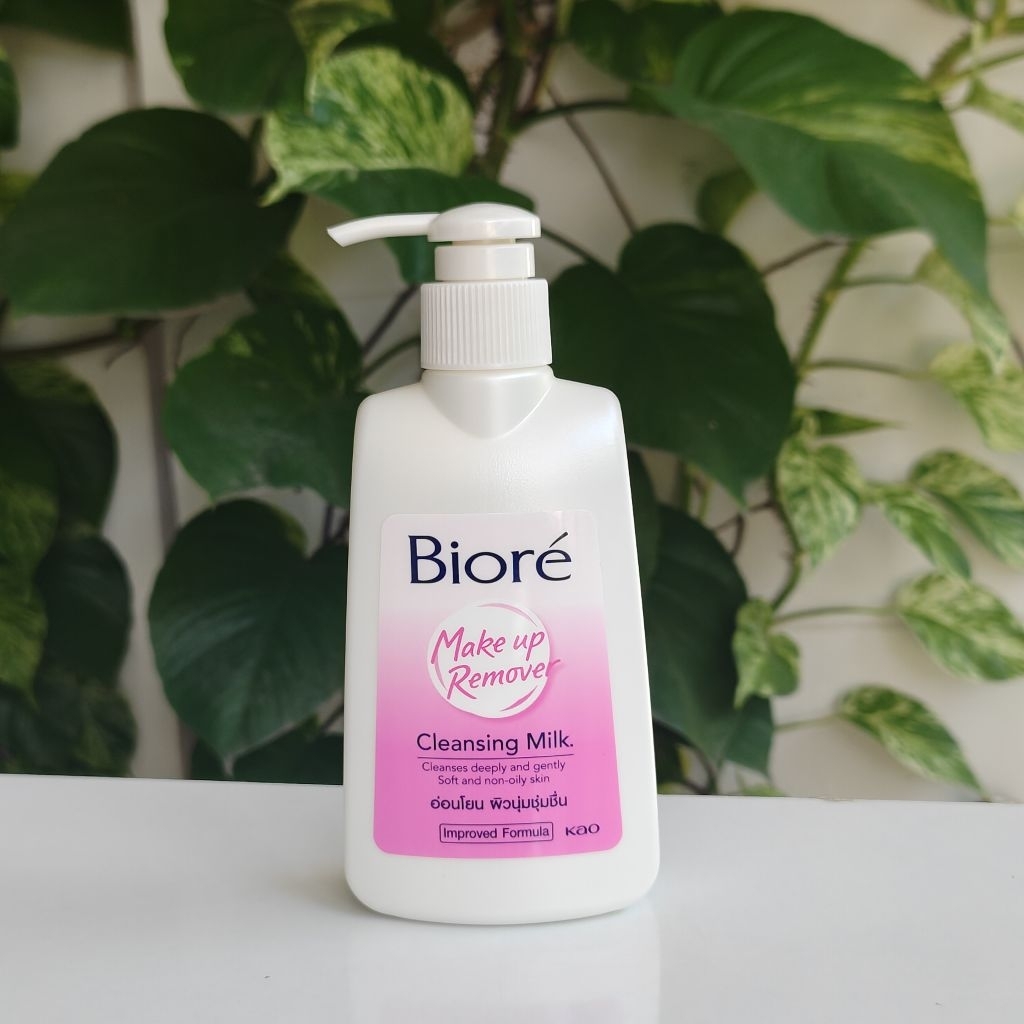 บิโอเร คลีนซิ่ง Biore Cleansing milk ล้างเครื่องสำอาง ปริมาณ 180 ml.