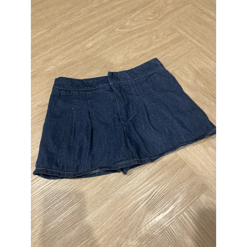 กระโปรงกางเกงขาสั้นยีนส์ ป้ายติดsizeS anona story เอว26 ยาว11.5