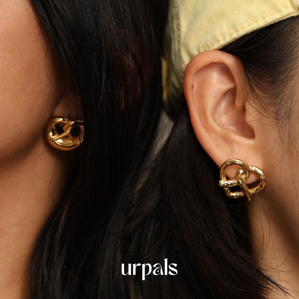 URPALS ต่างหูหัวใจ Pretzel Stainless ชุบทอง18K ทนน้ำ ทนเหงื่อได้ดี