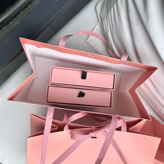 ถุงของขวัญสำหรับกระเป๋าสตางค์ พร้อมริบบิ้นผูกกลาง แบรนด์ madam peony