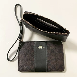 🌟พร้อมส่ง🌟ของแท้💯🇺🇸เลือกลายด้านใน💗CORNER ZIP WRISTLET คล้องมือ 1 ซิป S