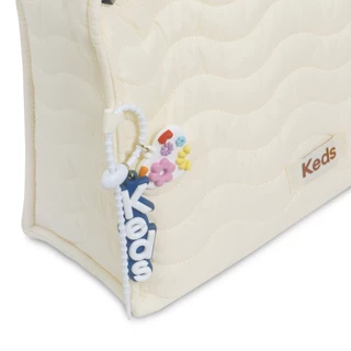 KEDS กระเป๋า รุ่น THE KEDS QUILT SHOULDER BAG สีครีม ( KF25ACB13001 )