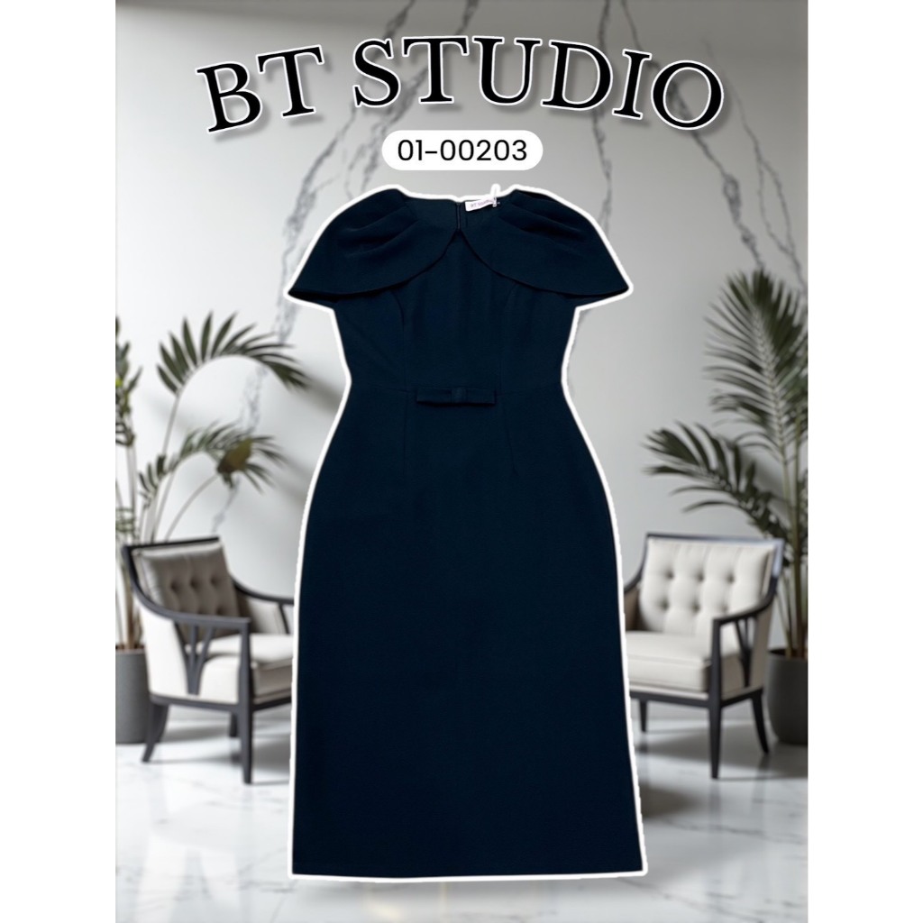 BT 01-00203 เดรสยาว แขนกุด ดีเทลคลุมไหล่จับจีบ ช่วงเอวแต่งโบว์ตรงกลาง ผ่าหลัง ซิปหลัง ซับในทั้งตัว ชุดสุภาพ ชุดสีดำ