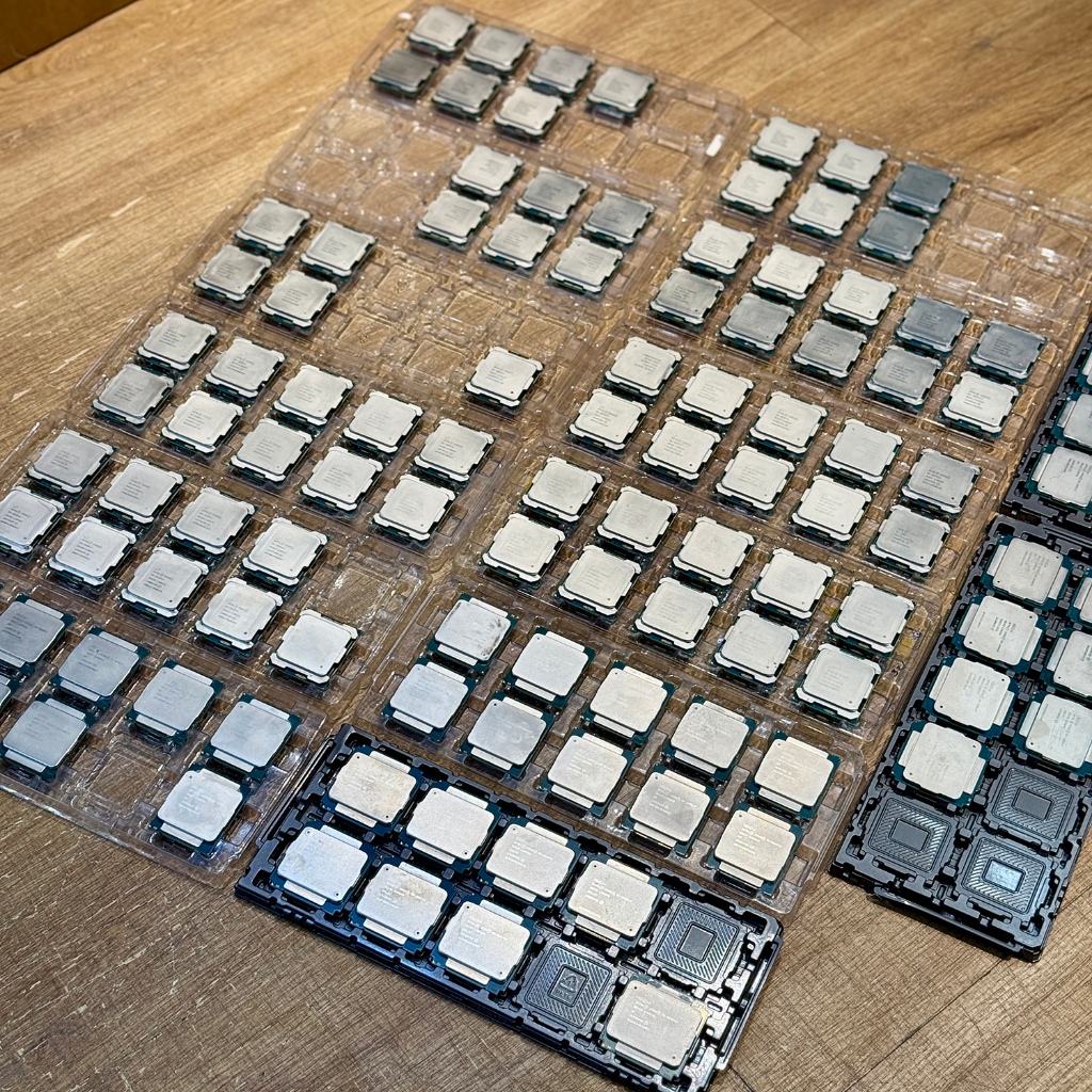 CPU XEON E5 2697AV4 , 2673V4 , 2686V4 , 2697V3 , 2698V3 , 2699V3 , 2676V4 , 2650V4 , 2695V4 , 2666V3