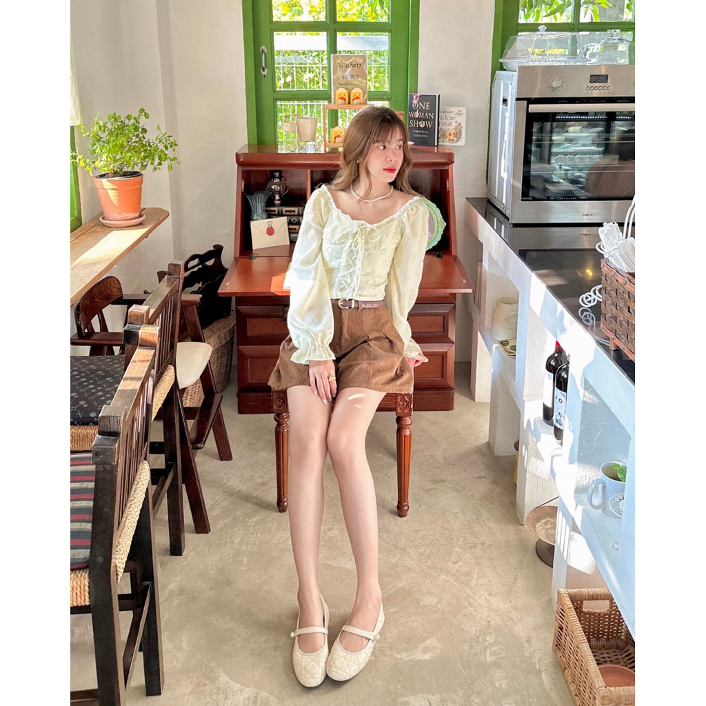 (aunaunn.official) Emily blouse เสื้อครอปแขนยาวลายดอกไม้ ราคา ถูกที่สุด ดีลบีเคเค แกลเลอรีภาพที่ 5